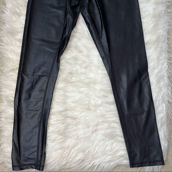 DYI High Shine Signature Tight Shiny Leggings - Picture 8 of 9